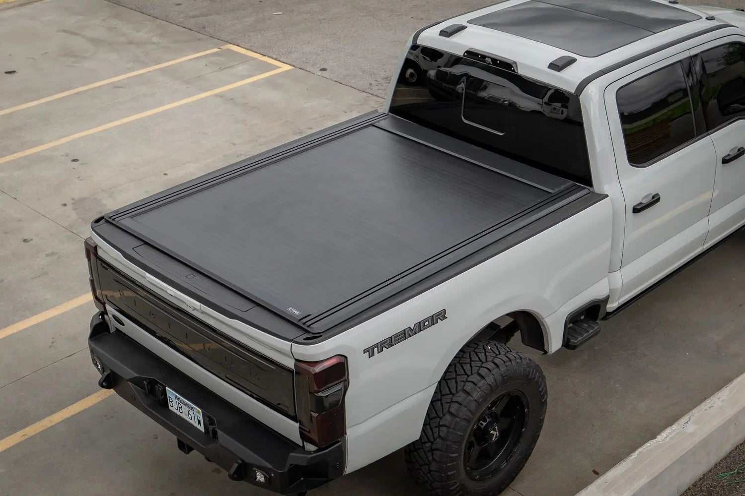 Electric vs. Manual Retractable Tonneau Covers: What's the Actual Difference?